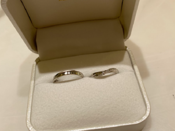 尼崎市gardenオリジナルの婚約指輪とUneMariageの結婚指輪をご成約頂きました。