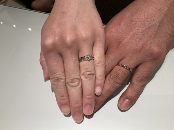 大阪府東大阪市｜ガーデンオリジナルの婚約指輪とノクルの結婚指輪をご