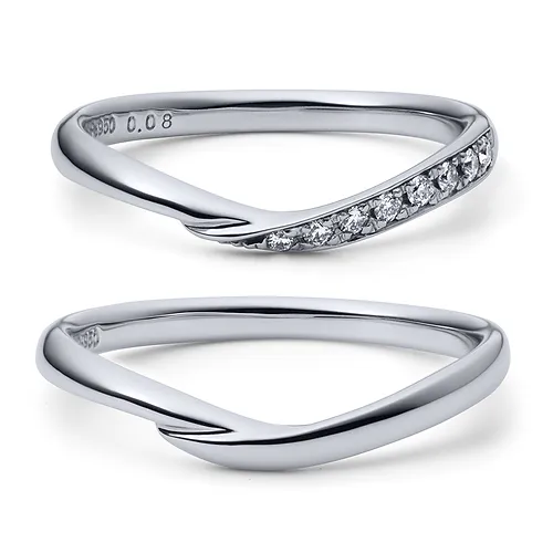 大阪梅田で人気のウェーブデザインの結婚指輪星の砂ヴェスタ