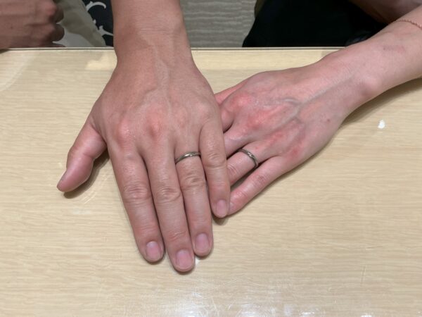 大阪府・門真市　RosettE titaniumの結婚指輪をペアで