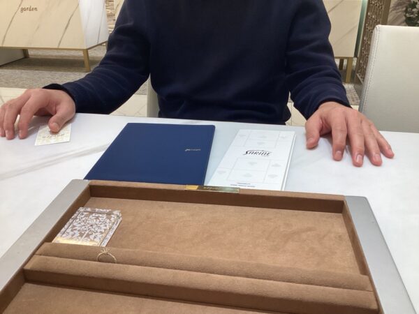 京都市よりご来店 ボツワナ産の原産地と原石証明付きのトレーサビリテ