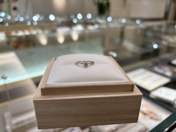 兵庫県姫路市よりご来店「gardenオリジナル」の婚約指輪をご成約頂きました