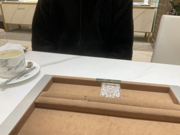 京都市西京区 プロポーズリング「婚約指輪」にロゼットをご成約いただきました