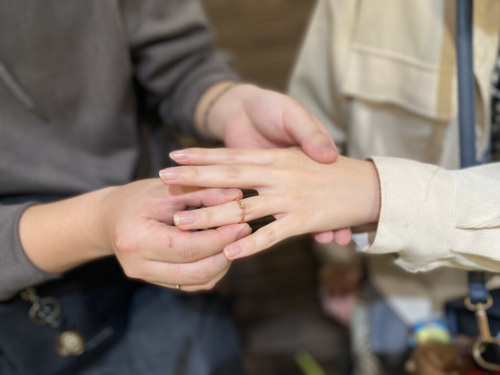 兵庫県姫路市からご来店「IDEAL plus fort・LAPAGE」結婚指輪をご成約指を通した瞬間、違いがわかる。200トンの圧力から生まれる『FISCHER』の結婚指輪が「シルクの肌触り」と呼ばれる理由