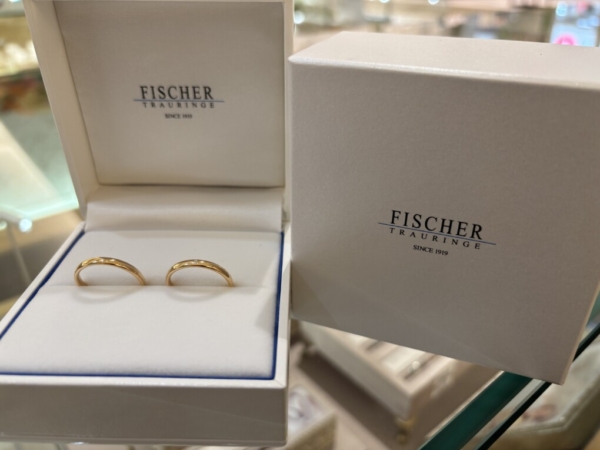 兵庫県姫路市からご来店「FISCHER」のマリッジリングをご成約頂