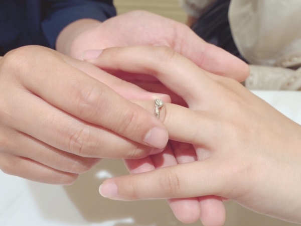 神戸市西区コフレクルールの婚約指輪をご成約頂きました
