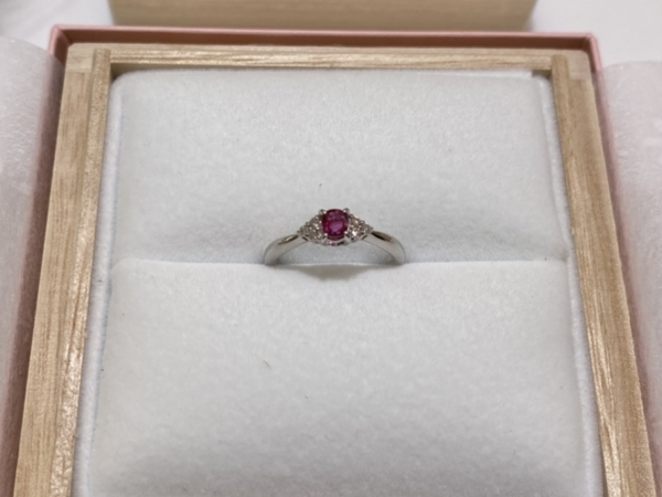 神戸市兵庫区　メビウスのロマンスの婚約指輪をご成約頂きました。