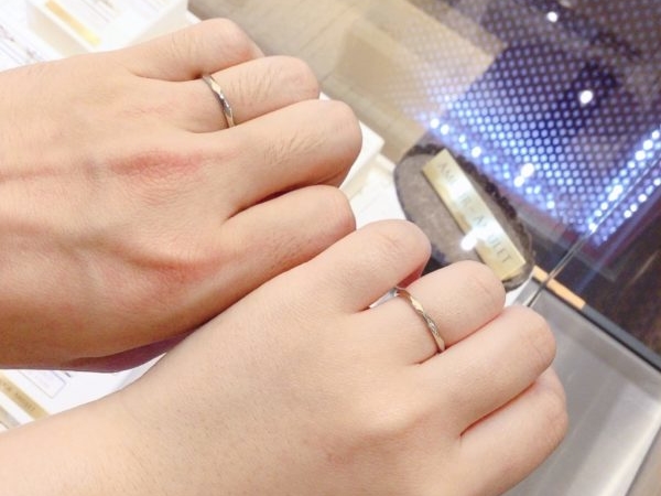 大阪府泉南市　コンビの指輪ブランドAMOUR AMULETの結婚指輪