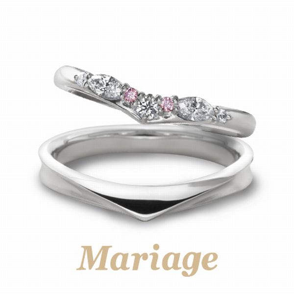 婚約指輪と結婚指輪の重ね着け　V字×V字　ロンボヌール
