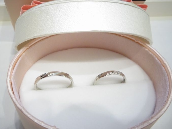 大阪府岸和田市｜丈夫強い鍛造製法なのにリーズナブルなインセンブレの結婚指輪をご成約いただきました