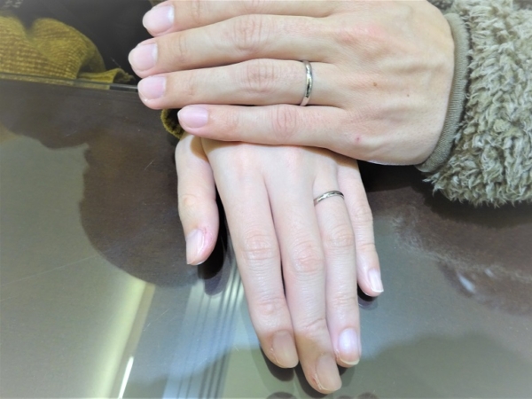 三重県伊賀市 シンプルで強度があり、靴をモチーフにしたインセンブレの結婚指輪をご成約のお客様です。