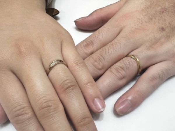 大阪府泉南市 コンビの感じと緩やかなウェーブが気に入り、ラパージュの結婚指輪をご成約のお客様です