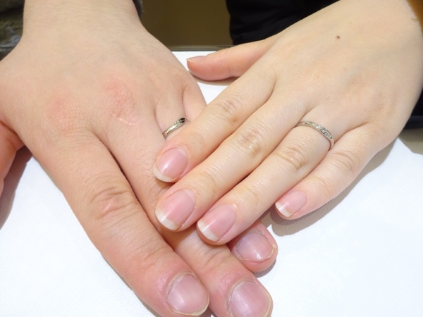 大阪府泉佐野市 シンプルなデザインとリーズナブルさに惹かれ、ウィズイの結婚指輪をご成約のお客様です。