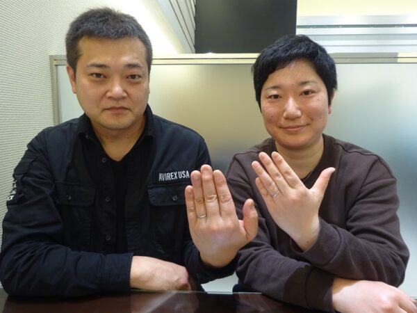 大阪府泉南市 2人ともが気に入ったデザインのインセンブレの結婚指輪
