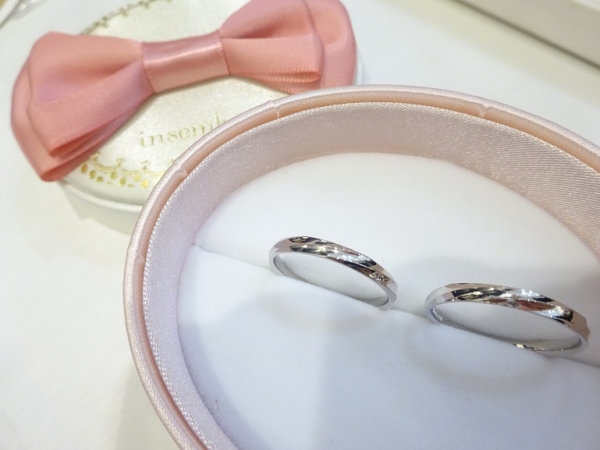 和歌山・紀の川市｜鍛造製法なのにリーズナブルなインセンブレの結婚指輪をご成約のお客様です。