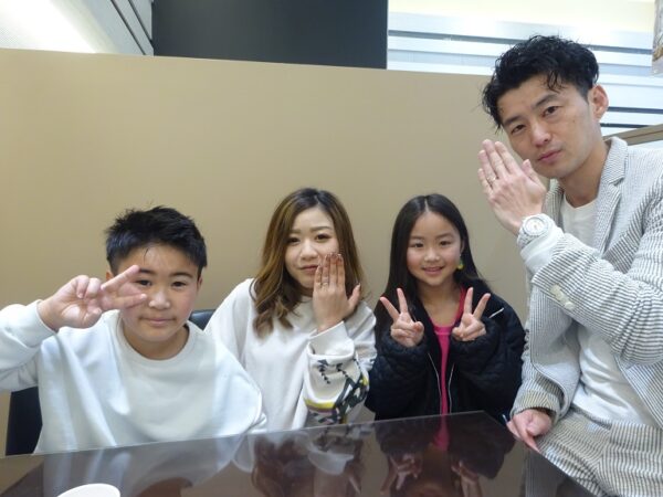 和歌山県橋本市 コンビのデザインと歴史の1ページというコンセプトが