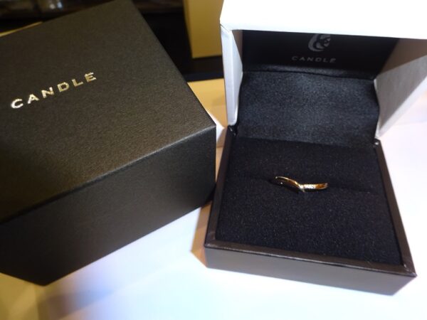 大阪府泉南市 V字ラインで指が長く見えるデザインが気に入り、キャン