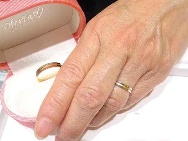大阪府岸和田市｜鍛造製法で強度のあるシンプルなデザインのオフェルタの結婚指輪をご成約いただきました