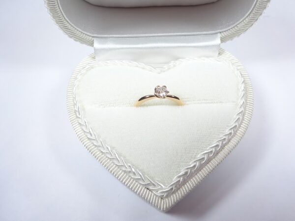 大阪府泉佐野市 お花のような留め方が可愛くて、gardenオリジナ