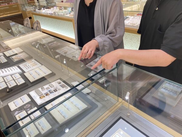 姫路市からご来店 婚約指輪「Littlegarden」結婚指輪「F