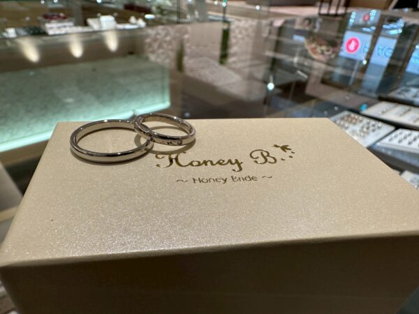 兵庫県揖保郡太子町よりご来店「Honey Bride」の結婚指輪を
